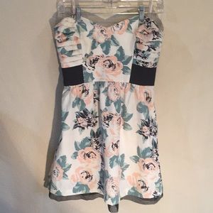 Guess dress in size M